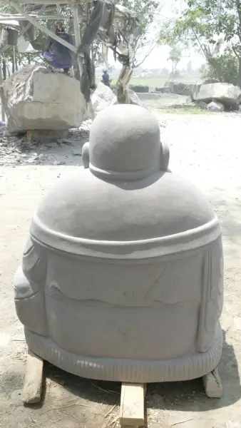 Artikelbild 5 des Artikels “Sitzender chinesischer Buddha, 122 cm Höhe, Flussstein “